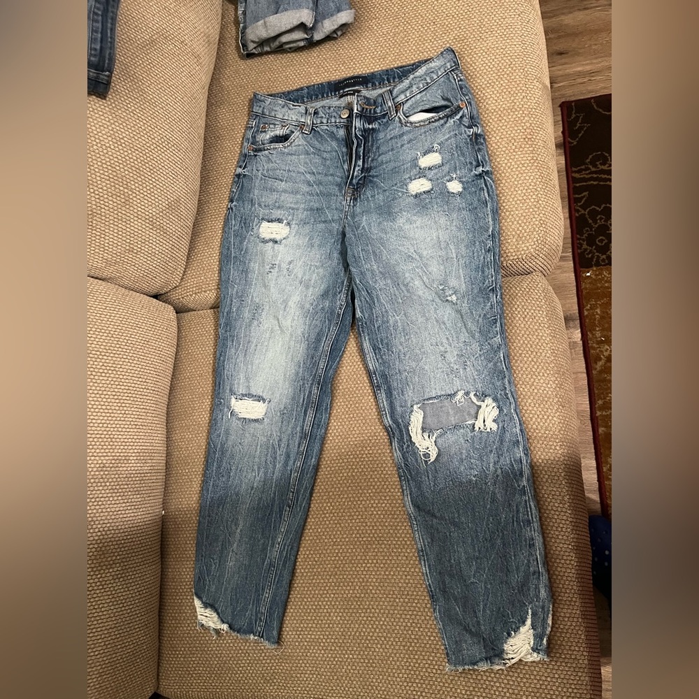Mom jeans cropped ripped barely worn
